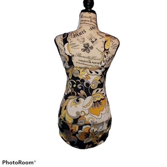 𝅺WOMAN sleeveless  shirt size medium - Picture 3 of 4